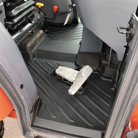 Kubota L-Series HST Tractor Floor Mats – TractorMat