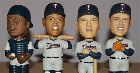 The Bobble Hunter: Minnesota Twins ST Bobblehead Set (Part 6 - Year 2006)