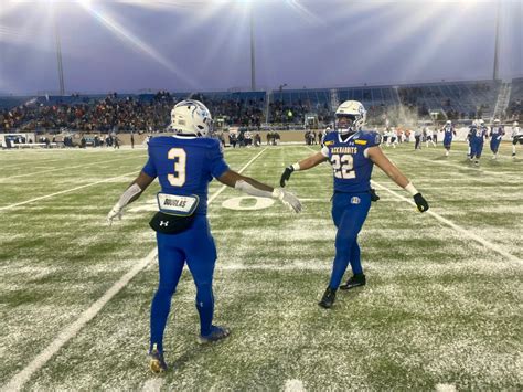 Jackrabbits roll Bobcats to advance to National Championship