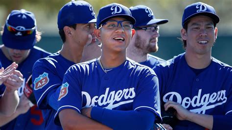 Julio Urias contract: Dodgers to promote LHP - Sports Illustrated