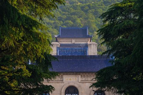 Mausoleum of Dr. Sun Yat-sen Stock Image - Image of chinese, tomb ...