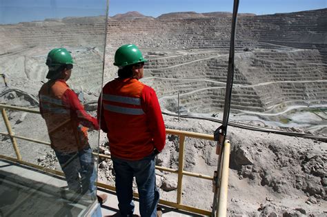 EXCLUSIVE Chile's Escondida copper mine union hopes for deal but girds ...