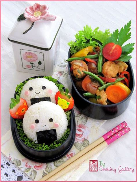 Smiling Onigiri Bento - fancy-edibles.com | Bento recipes, Bento box ...