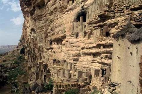 Bandiagara Escarpment Cliff Dwellings | Escarpment, Village, Fantasy ...