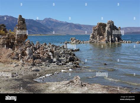 Mono Lake tufa towers Stock Photo - Alamy