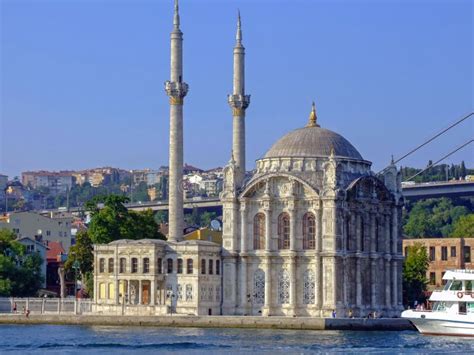 Ortakoy Mosque Istanbul editorial stock image. Image of ortakoy - 210151719