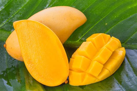 How to Prepare an Ataulfo Mango | The FruitGuys