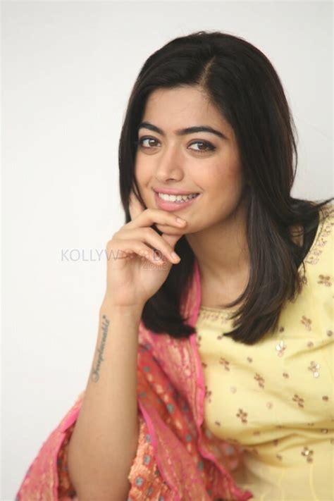 Geetha Govindam Heroine Rashmika Mandanna Photos 08 (45276) | Kollywood ...