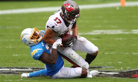 Bucs WR Justin Watson has knee surgery, expected to be out 4 months