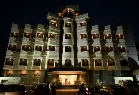 Hotels in Ayodhya - Ayodhya Visit