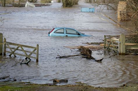 19 Heartbreaking Pictures From The Somerset Levels (PHOTOS) | HuffPost UK