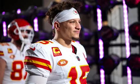 Patrick Mahomes Responds to Viral "Dad Bod" Meme