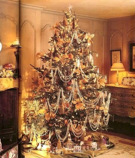 Vintage Christmas Tree Pictures, Photos, and Images for Facebook, Tumblr, Pinterest, and Twitter