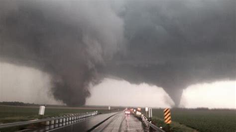 Twin tornadoes rip through Pilger, Nebraska | KABC7 Photos and Slideshows - ABC7 Los Angeles