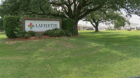 Lafayette Parish students return to class Thursday