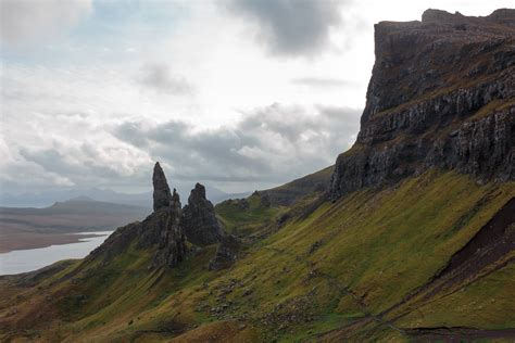 Quick hike up The Storr, Skye, Scotland in late September (more pictures in comments) : r/hiking