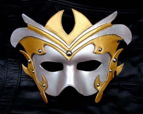 Items similar to Maximilian - Handmade Leather Mask on Etsy | Leather ...