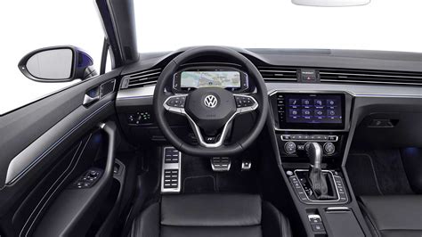 Volkswagen Passat facelift gets automated driving tech - Autodevot