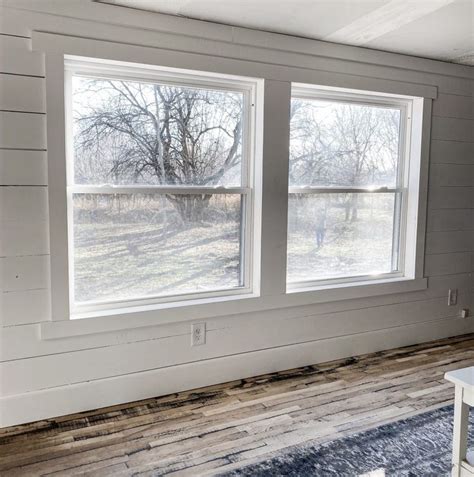 Simple Farmhouse Style Window Trim | Farmhouse window trim, Interior ...