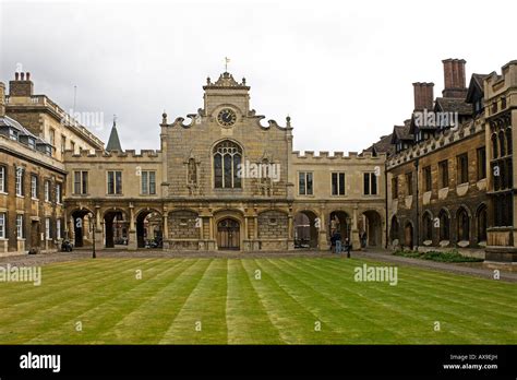 Peterhouse college chapel cambridge hi-res stock photography and images - Alamy