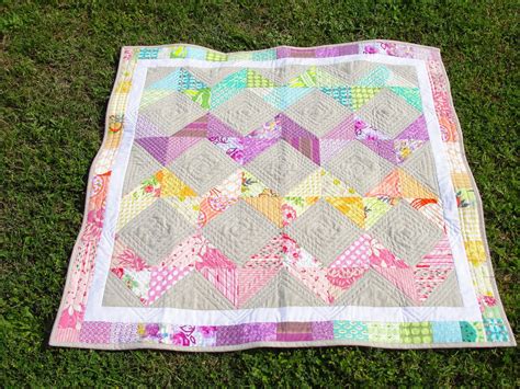 Stitchy Quilt Stuff: Rainbow Baby Quilt