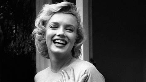 20 Stunning Vintage Photos Of Marilyn Monroe | HuffPost Style