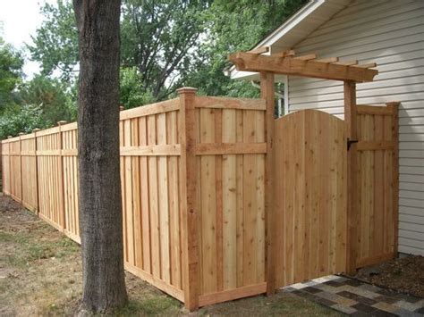 Privacy Fence Ideas and Designs: DIY Backyard Inspiration