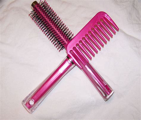 Brush And Comb Set Free Stock Photo - Public Domain Pictures