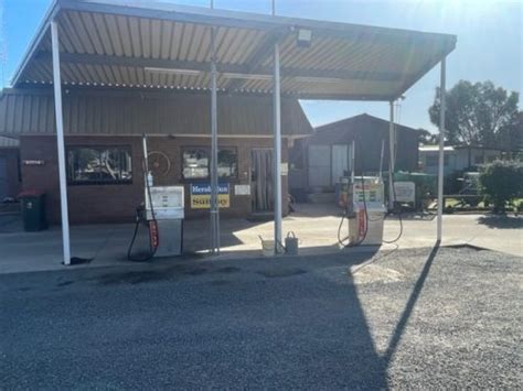 Petrol Station, Motel, Caravan Park and Convenience Store. Sunraysia Highway, Mallee Region ...