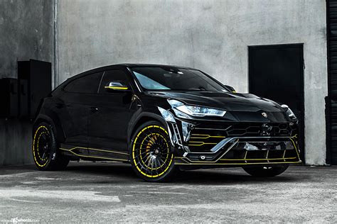 Lamborghini Urus on the Avant Garde SRX07 in Gloss Black with Gloss Yellow Accent finish ...