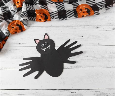 Easy Handprint Bats | Halloween Craft For Kids