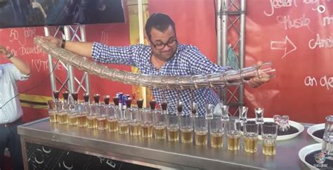 8 Videos of Crazy Bartender Tricks You Won’t Believe - Thrillist