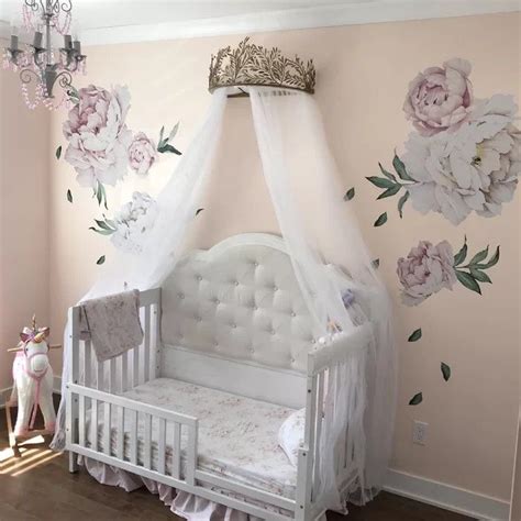 Pin by Roberta Amador on KIDS | Girl nursery room, Baby girl nursery room, Baby room decor