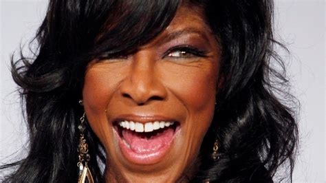 Natalie Cole, R&B and jazz singer, dies aged 65 - BBC News