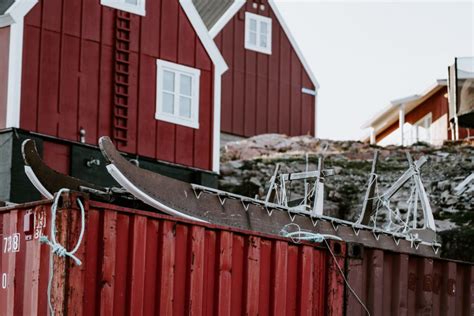 Tourism, nature and culture in Greenland – telling and selling a story of many ties