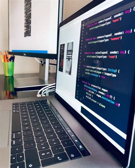 Minimal Setups — Vertical Monitor Coding Setup By Milad Atefi Head ...