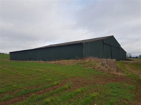 Large modern barn off the Shortyard,... © Jeff Gogarty cc-by-sa/2.0 :: Geograph Britain and Ireland