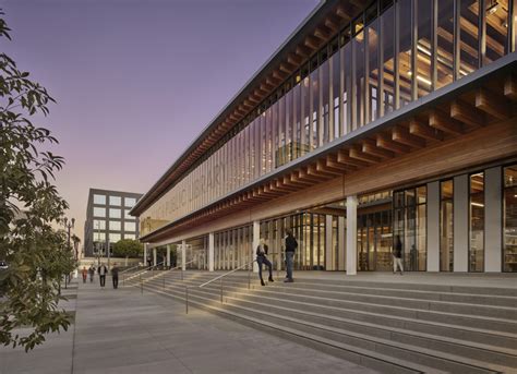 Billie Jean King Main Library / Skidmore, Owings & Merrill | ArchDaily