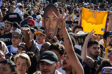 Photos: Lakers fans celebrate Kobe Bryant in his last NBA game – Orange ...