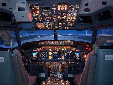 737-800 Cockpit Simulator | Boeing 737-800 Full-Flight Simul… | Flickr