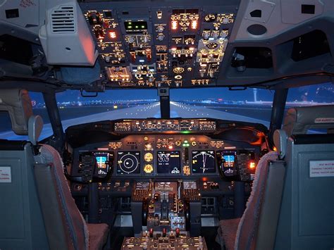 737-800 Cockpit Simulator | Boeing 737-800 Full-Flight Simul… | Flickr