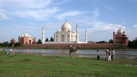 Yamuna River Beside Taj Mahal - Tourisam Places in India