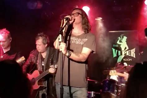 Candlebox's Kevin Martin Leads 'Free Fallin'' Tribute to Tom Petty