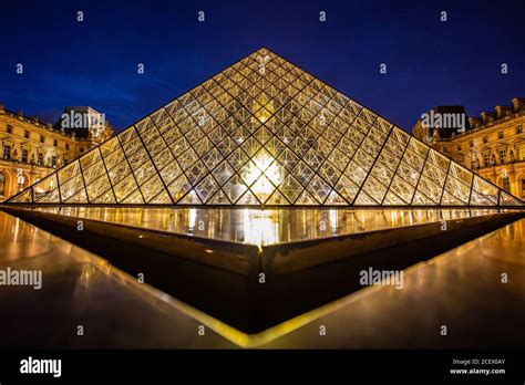 Night view of Musee du Louvre in Paris, France Stock Photo - Alamy