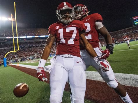 Freshman receiver Jaylen Waddle already flashing ‘magic’ potential at Alabama | USA TODAY Sports