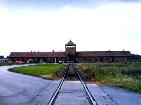 Auschwitz Birkenau tour - Auschwitz tour - Krakow to Auschwitz - TripsKrakow.com