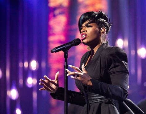 Fantasia Performs New Song "Looking For You" On BET's Sunday Best (Video)