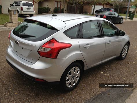 2012 Ford Focus Se Hatchback 4 - Door 2. 0l, Silver, 4 Cil, 2. 0,