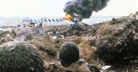 Falkland War 30 years on: Bravery of the Islanders who helped British ...