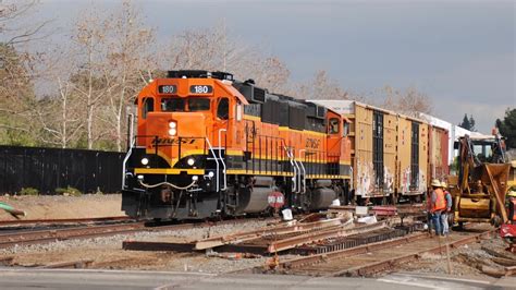 GP60 with a P3! BNSF 180 on the BNSF Pasadena Subdivision 1/19/2023 - YouTube